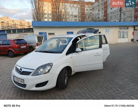 Белый Опель Зафира, объемом двигателя 1.69 л и пробегом 265 тыс. км за 6100 $, фото 23 на Automoto.ua