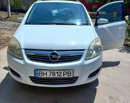 Белый Опель Зафира, объемом двигателя 1.6 л и пробегом 237 тыс. км за 6000 $, фото 1 на Automoto.ua