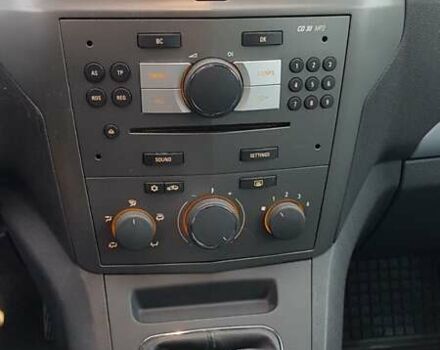 Білий Опель Зафіра, об'ємом двигуна 1.6 л та пробігом 135 тис. км за 5700 $, фото 5 на Automoto.ua