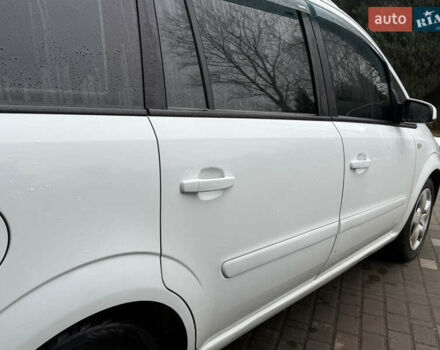 Белый Опель Зафира, объемом двигателя 1.69 л и пробегом 250 тыс. км за 4500 $, фото 6 на Automoto.ua