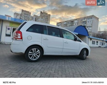 Белый Опель Зафира, объемом двигателя 1.69 л и пробегом 265 тыс. км за 6100 $, фото 2 на Automoto.ua