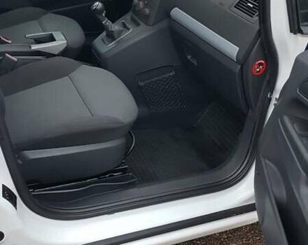 Білий Опель Зафіра, об'ємом двигуна 1.6 л та пробігом 135 тис. км за 5700 $, фото 14 на Automoto.ua