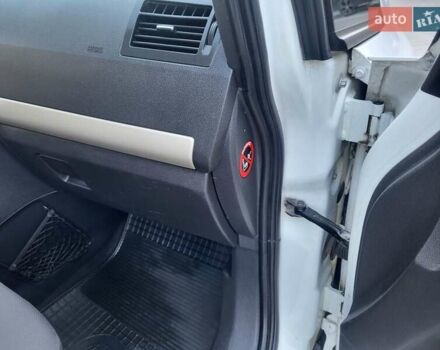 Опель Зафира 2008 в Хмельницком на Automoto.ua Белый Опель Зафира, объемом двигателя 1.8 л и пробегом 298 тыс. км за 5600 $, фото 103 на Automoto.ua