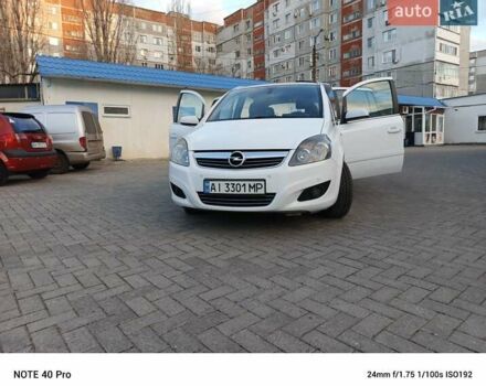 Белый Опель Зафира, объемом двигателя 1.69 л и пробегом 265 тыс. км за 6100 $, фото 24 на Automoto.ua