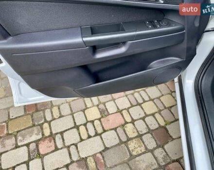 Белый Опель Зафира, объемом двигателя 1.6 л и пробегом 257 тыс. км за 5800 $, фото 11 на Automoto.ua