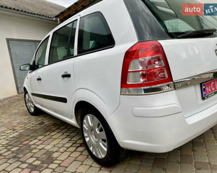 Белый Опель Зафира, объемом двигателя 1.6 л и пробегом 257 тыс. км за 6200 $, фото 5 на Automoto.ua