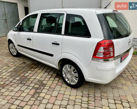 Белый Опель Зафира, объемом двигателя 1.6 л и пробегом 257 тыс. км за 6200 $, фото 4 на Automoto.ua