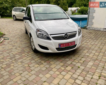 Белый Опель Зафира, объемом двигателя 1.6 л и пробегом 257 тыс. км за 5800 $, фото 10 на Automoto.ua