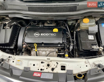 Белый Опель Зафира, объемом двигателя 1.6 л и пробегом 257 тыс. км за 6200 $, фото 22 на Automoto.ua