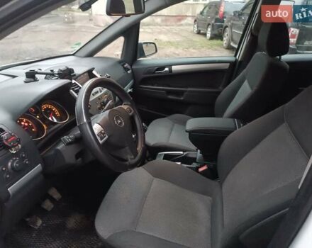 Белый Опель Зафира, объемом двигателя 1.7 л и пробегом 270 тыс. км за 5800 $, фото 20 на Automoto.ua