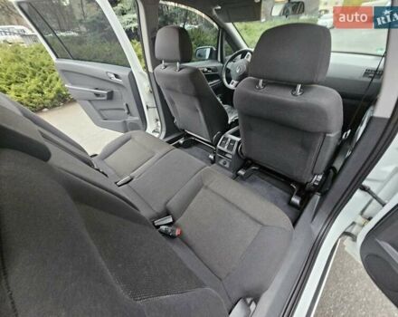 Белый Опель Зафира, объемом двигателя 1.6 л и пробегом 200 тыс. км за 6200 $, фото 63 на Automoto.ua