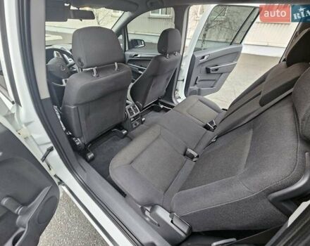 Белый Опель Зафира, объемом двигателя 1.6 л и пробегом 200 тыс. км за 6200 $, фото 56 на Automoto.ua