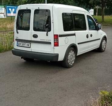 Белый Опель Зафира, объемом двигателя 1.7 л и пробегом 310 тыс. км за 4700 $, фото 2 на Automoto.ua