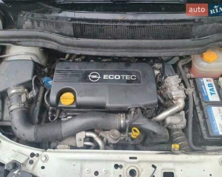 Белый Опель Зафира, объемом двигателя 1.69 л и пробегом 230 тыс. км за 5000 $, фото 7 на Automoto.ua