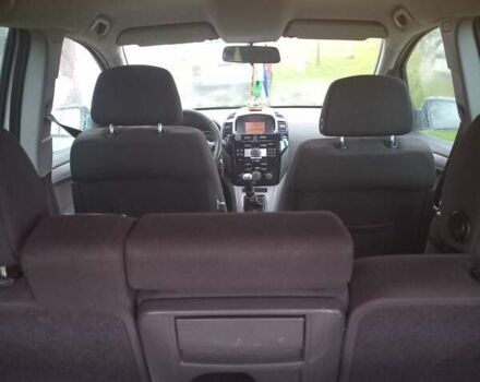 Белый Опель Зафира, объемом двигателя 1.69 л и пробегом 230 тыс. км за 5000 $, фото 3 на Automoto.ua