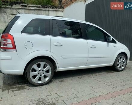 Белый Опель Зафира, объемом двигателя 1.6 л и пробегом 185 тыс. км за 6500 $, фото 1 на Automoto.ua
