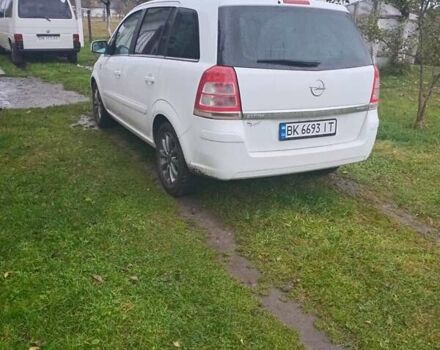 Белый Опель Зафира, объемом двигателя 1.69 л и пробегом 230 тыс. км за 5000 $, фото 10 на Automoto.ua
