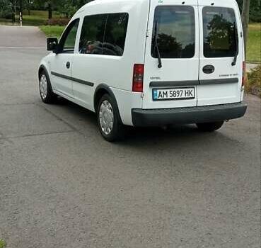Белый Опель Зафира, объемом двигателя 1.7 л и пробегом 310 тыс. км за 4700 $, фото 19 на Automoto.ua
