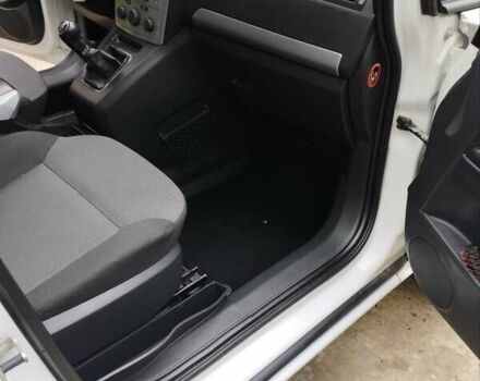 Опель Зафира 2010 в Луцке на Automoto.ua Белый Опель Зафира, объемом двигателя 1.91 л и пробегом 268 тыс. км за 5800 $, фото 11 на Automoto.ua