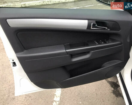 Белый Опель Зафира, объемом двигателя 1.8 л и пробегом 240 тыс. км за 7800 $, фото 25 на Automoto.ua