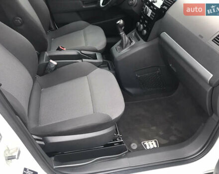 Белый Опель Зафира, объемом двигателя 1.8 л и пробегом 240 тыс. км за 7800 $, фото 39 на Automoto.ua