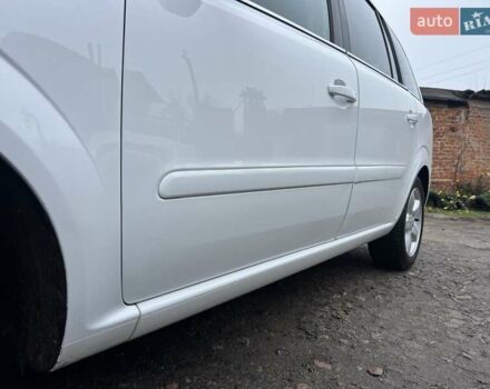 Белый Опель Зафира, объемом двигателя 1.8 л и пробегом 218 тыс. км за 7555 $, фото 11 на Automoto.ua