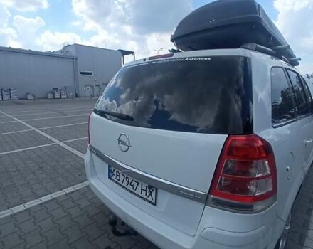 Белый Опель Зафира, объемом двигателя 1.7 л и пробегом 200 тыс. км за 6800 $, фото 1 на Automoto.ua