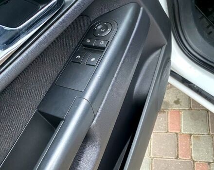 Белый Опель Зафира, объемом двигателя 1.8 л и пробегом 195 тыс. км за 8000 $, фото 4 на Automoto.ua