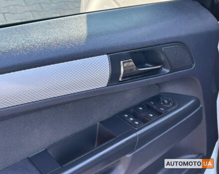 Белый Опель Зафира, объемом двигателя 1.7 л и пробегом 233 тыс. км за 7800 $, фото 6 на Automoto.ua