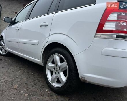 Белый Опель Зафира, объемом двигателя 1.8 л и пробегом 218 тыс. км за 7555 $, фото 3 на Automoto.ua