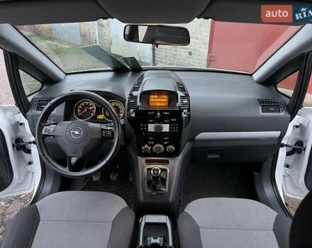 Белый Опель Зафира, объемом двигателя 1.8 л и пробегом 218 тыс. км за 7555 $, фото 21 на Automoto.ua