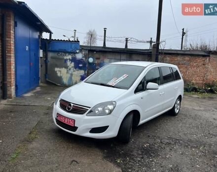 Белый Опель Зафира, объемом двигателя 1.8 л и пробегом 218 тыс. км за 7555 $, фото 1 на Automoto.ua