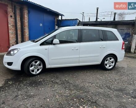 Белый Опель Зафира, объемом двигателя 1.8 л и пробегом 218 тыс. км за 7555 $, фото 2 на Automoto.ua