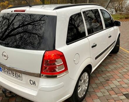 Белый Опель Зафира, объемом двигателя 1.8 л и пробегом 195 тыс. км за 8000 $, фото 3 на Automoto.ua