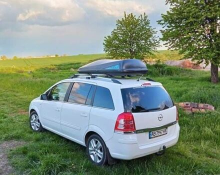 Белый Опель Зафира, объемом двигателя 1.7 л и пробегом 200 тыс. км за 6800 $, фото 4 на Automoto.ua