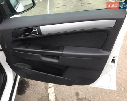 Белый Опель Зафира, объемом двигателя 1.8 л и пробегом 240 тыс. км за 7800 $, фото 37 на Automoto.ua