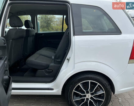 Білий Опель Зафіра, об'ємом двигуна 1.6 л та пробігом 244 тис. км за 6850 $, фото 25 на Automoto.ua