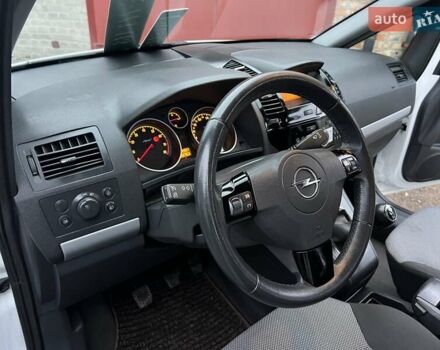 Белый Опель Зафира, объемом двигателя 1.8 л и пробегом 218 тыс. км за 7555 $, фото 24 на Automoto.ua