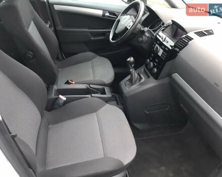 Белый Опель Зафира, объемом двигателя 1.8 л и пробегом 240 тыс. км за 7800 $, фото 41 на Automoto.ua