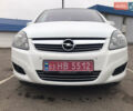 Белый Опель Зафира, объемом двигателя 1.8 л и пробегом 240 тыс. км за 7800 $, фото 2 на Automoto.ua