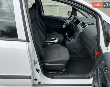 Білий Опель Зафіра, об'ємом двигуна 1.6 л та пробігом 244 тис. км за 6850 $, фото 32 на Automoto.ua