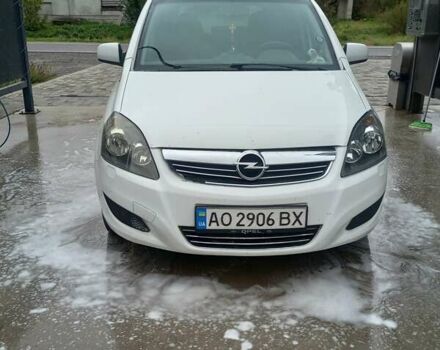 Белый Опель Зафира, объемом двигателя 1.7 л и пробегом 130 тыс. км за 6200 $, фото 2 на Automoto.ua