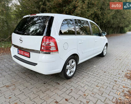 Белый Опель Зафира, объемом двигателя 1.8 л и пробегом 218 тыс. км за 6900 $, фото 4 на Automoto.ua