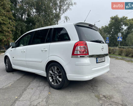 Белый Опель Зафира, объемом двигателя 1.69 л и пробегом 250 тыс. км за 7900 $, фото 4 на Automoto.ua