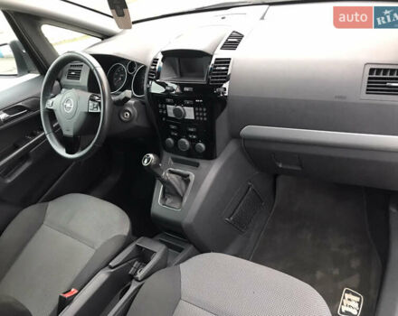 Белый Опель Зафира, объемом двигателя 1.8 л и пробегом 240 тыс. км за 7800 $, фото 42 на Automoto.ua