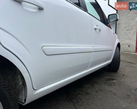 Белый Опель Зафира, объемом двигателя 1.8 л и пробегом 218 тыс. км за 7555 $, фото 10 на Automoto.ua