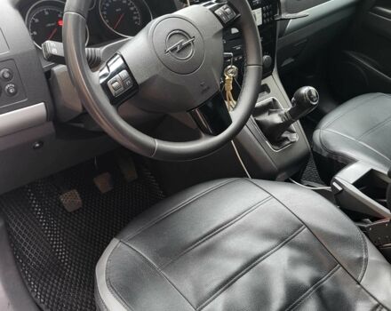 Белый Опель Зафира, объемом двигателя 1.7 л и пробегом 155 тыс. км за 6700 $, фото 5 на Automoto.ua