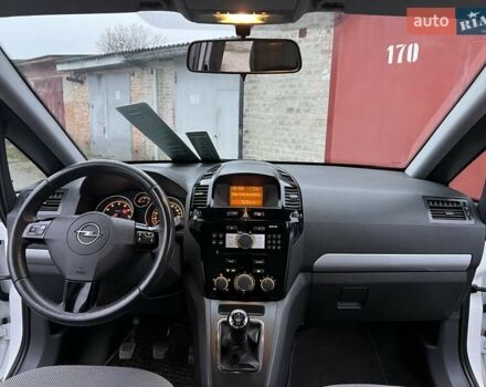 Белый Опель Зафира, объемом двигателя 1.8 л и пробегом 218 тыс. км за 7555 $, фото 22 на Automoto.ua