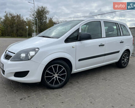 Білий Опель Зафіра, об'ємом двигуна 1.6 л та пробігом 244 тис. км за 6850 $, фото 2 на Automoto.ua