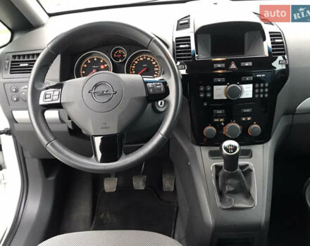 Белый Опель Зафира, объемом двигателя 1.8 л и пробегом 240 тыс. км за 7800 $, фото 50 на Automoto.ua